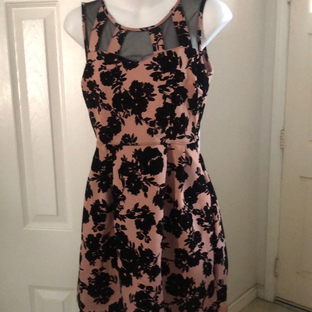 Storm black and mauve burnt out black burnt out flowers size M